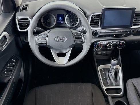 Certified 2022 Hyundai Venue SE image 22
