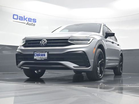 Used 2023 Volkswagen Tiguan SE R-Line FWD image 41