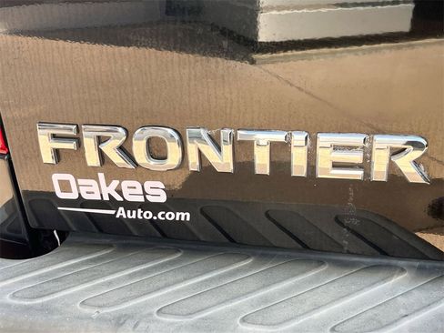 Used 2020 Nissan Frontier SV image 30