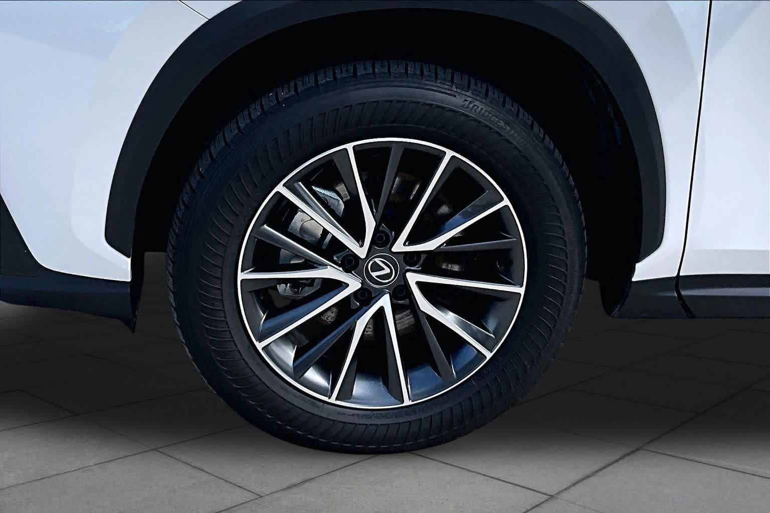 Used 2024 Lexus NX 350h AWD image 11
