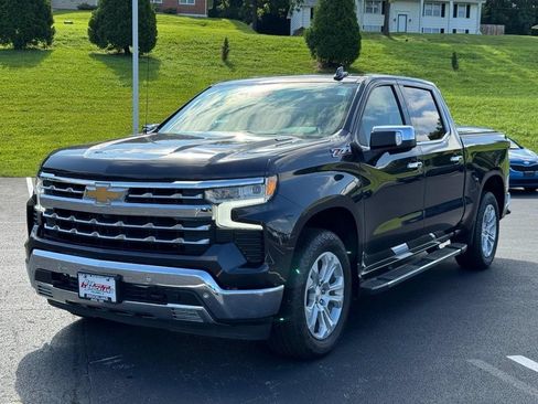 Used 2022 Chevrolet Silverado 1500 LTZ w/ LTZ Premium Package AWD/4WD image 8