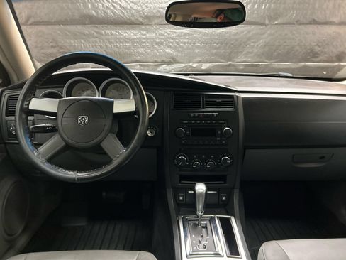 Used 2005 Dodge Magnum R/T w/ Convenience Group II RWD image 11
