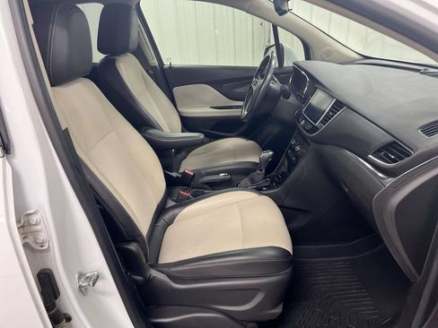 Used 2020 Buick Encore Preferred FWD image 21