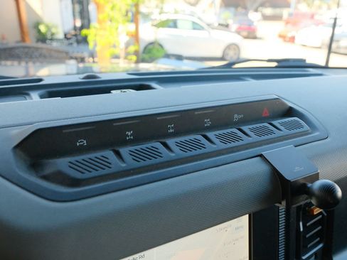 Used 2021 Ford Bronco Badlands w/ Sasquatch Package AWD/4WD image 21
