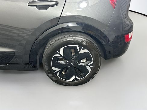 Used 2023 Kia Niro Wind w/ Wind Preserve Package FWD image 11