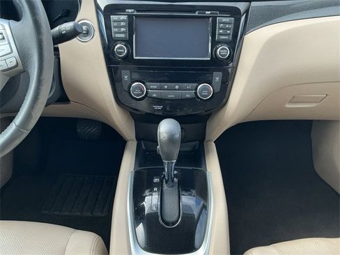 Used 2016 Nissan Rogue SL w/ SL Premium Package image 15