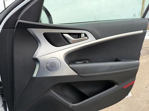 Used 2019 Genesis G70 2.0T Advanced w/ Elite Package image 32