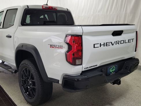 Certified 2024 Chevrolet Colorado Trail Boss w/ LPO, Dark Essentials Package AWD/4WD image 6