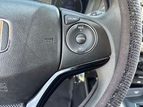 Used 2019 Honda HR-V LX image 12