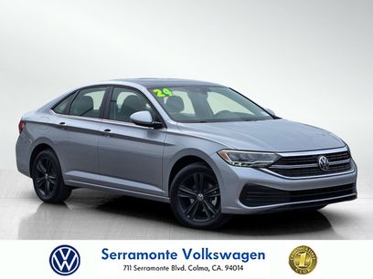 Used 2024 Volkswagen Jetta SE w/ Panoramic Sunroof Package