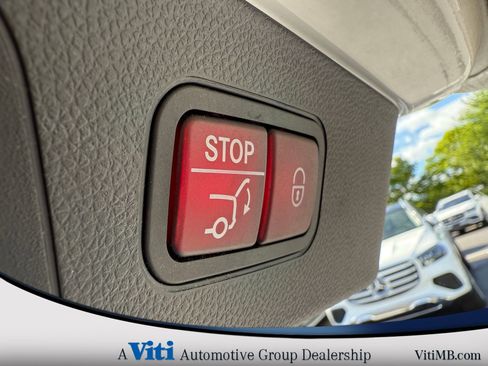 Used 2021 Mercedes-Benz GLC 300 4MATIC image 24