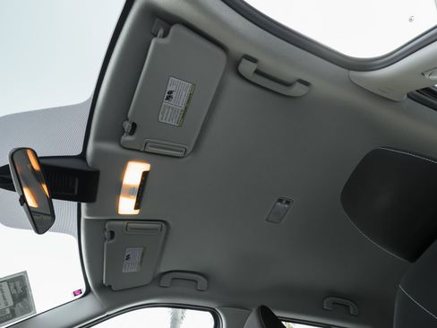 Used 2022 Nissan Kicks SV image 21