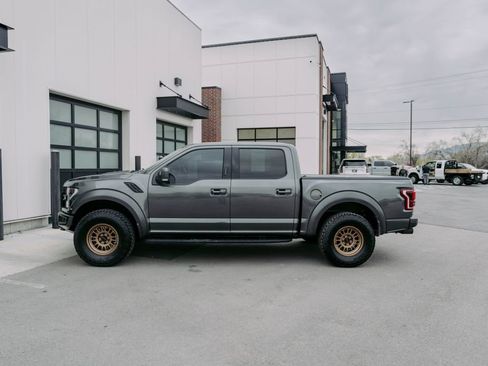 Used 2018 Ford F150 Raptor w/ Equipment Group 802A Luxury image 5