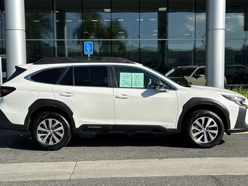 Certified 2025 Subaru Outback Premium image 3