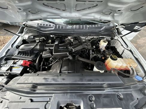 Used 2018 Ford F250 XL w/ Power Equipment Group image 11