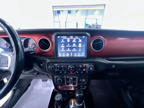 Used 2018 Jeep Wrangler Unlimited Rubicon AWD/4WD image 23