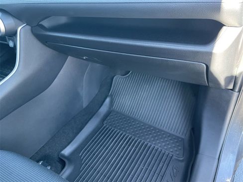 Used 2024 Toyota RAV4 LE image 31