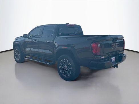 Used 2024 GMC Canyon Denali image 5