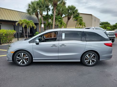 Used 2018 Honda Odyssey Elite image 9