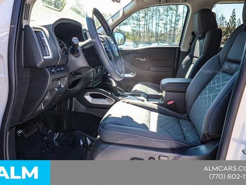 Certified 2025 Nissan Frontier SV w/ SV Convenience Package RWD image 18