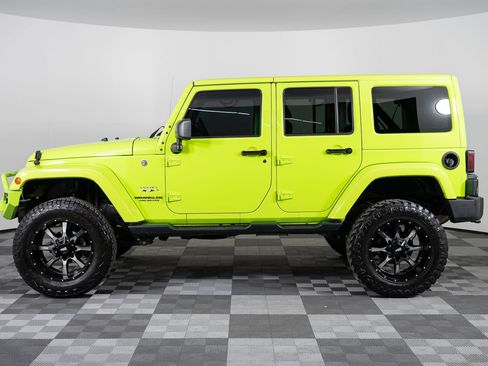 Used 2016 Jeep Wrangler Unlimited Sahara w/ Connectivity Group image 3