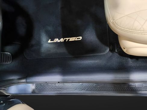 Used 2002 Chrysler Sebring Limited FWD image 20