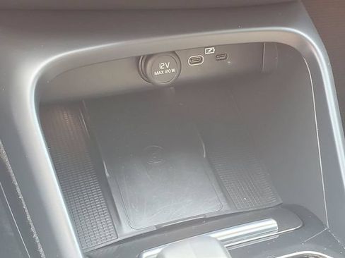 Certified 2023 Volvo C40 P8 Recharge Ultimate AWD/4WD image 24