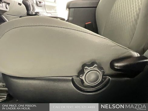 Used 2022 Toyota Tacoma SR AWD/4WD image 25