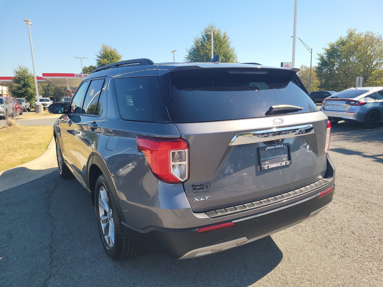 Used 2021 Ford Explorer XLT w/ Equipment Group 202A RWD image 5