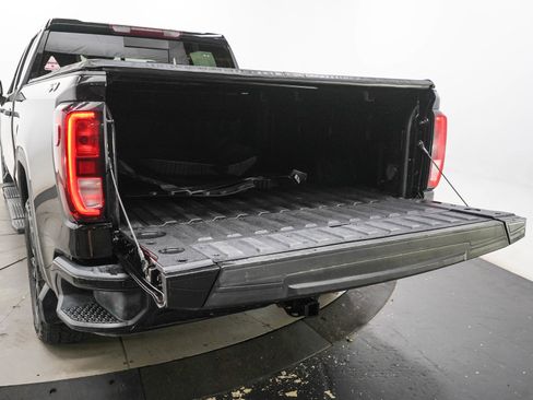 Used 2024 GMC Sierra 1500 Elevation w/ Elevation Premium Package AWD/4WD image 9