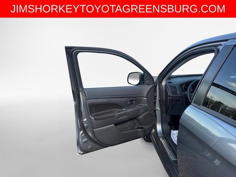 Used 2025 Mitsubishi Outlander Sport AWD image 14