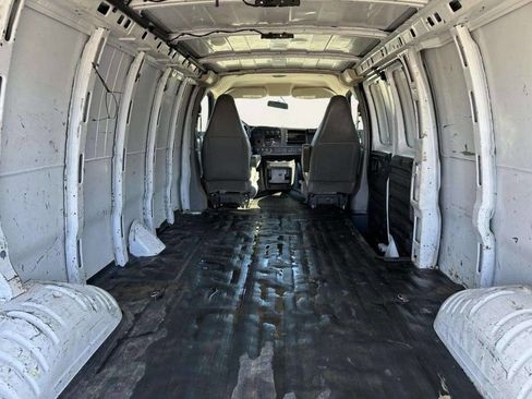 Used 2016 Chevrolet Express 2500 Extended image 12