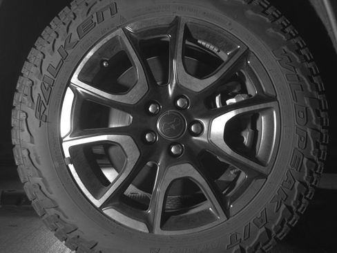 Used 2025 Jeep Compass Trailhawk AWD/4WD image 10