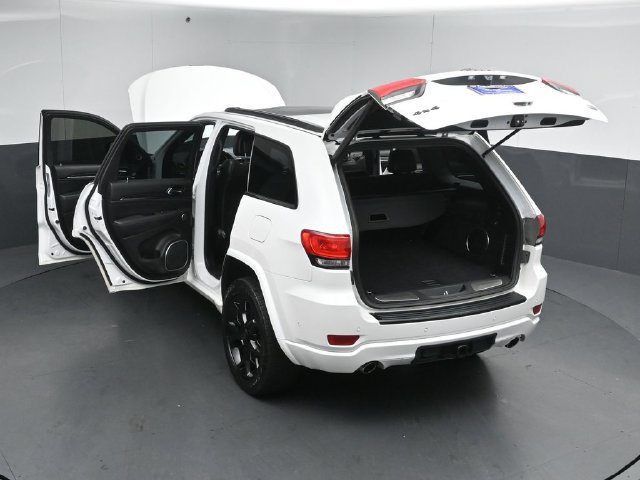 Used 2020 Jeep Grand Cherokee Overland AWD/4WD image 59