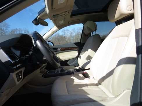 Used 2018 Audi Q5 2.0T Premium Plus w/ Premium Plus Package image 10