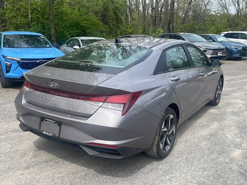 Used 2023 Hyundai Elantra SEL w/ Convenience Package FWD image 8