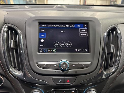 Used 2023 Chevrolet Equinox RS image 28