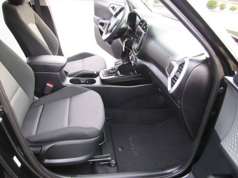Used 2024 Kia Soul LX w/ Option Group 015 FWD image 22