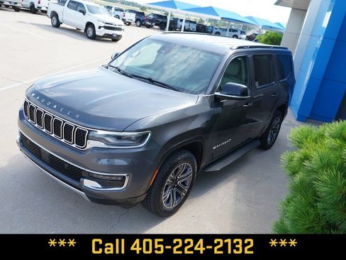 Used 2024 Jeep Wagoneer Series II w/ Flexible Seating Group RWD image 12