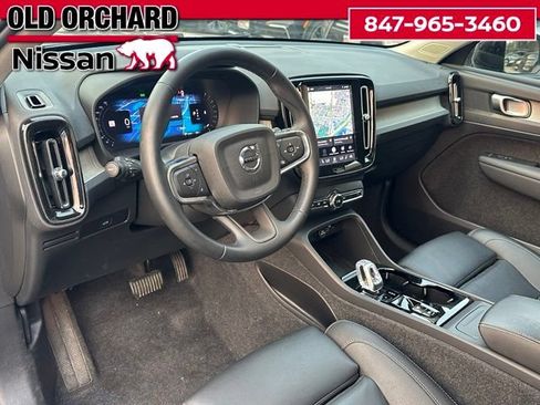 Used 2025 Volvo XC40 B5 Plus AWD/4WD image 13