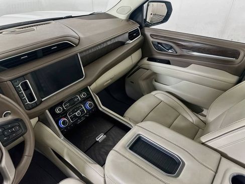 Used 2023 GMC Yukon XL Denali AWD/4WD image 31