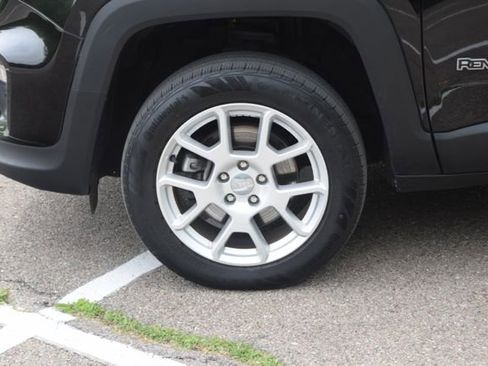 Used 2019 Jeep Renegade Latitude w/ Cold Weather Group AWD/4WD image 25