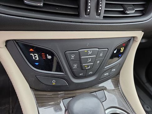 Used 2019 Buick Envision Essence image 20