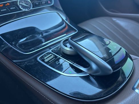 Used 2018 Mercedes-Benz E 300 image 37
