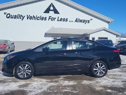 Used 2023 Nissan Versa SV image 18