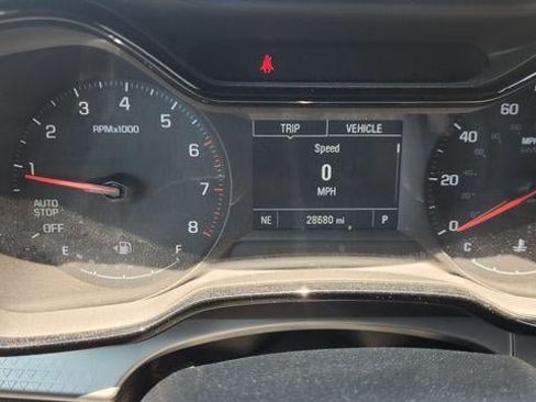 Used 2024 Chevrolet Trax LS w/ LS Convenience Package FWD image 10