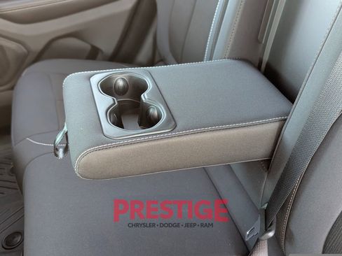 Used 2024 Jeep Grand Cherokee Laredo AWD/4WD image 29