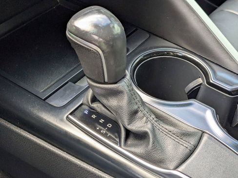 Used 2020 Toyota Camry SE image 23