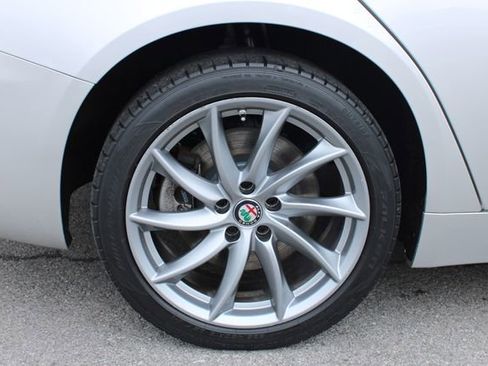 Used 2017 Alfa Romeo Giulia Sprint w/ Cold Weather Package image 37