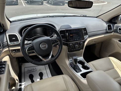 Used 2021 Jeep Grand Cherokee Limited RWD image 12
